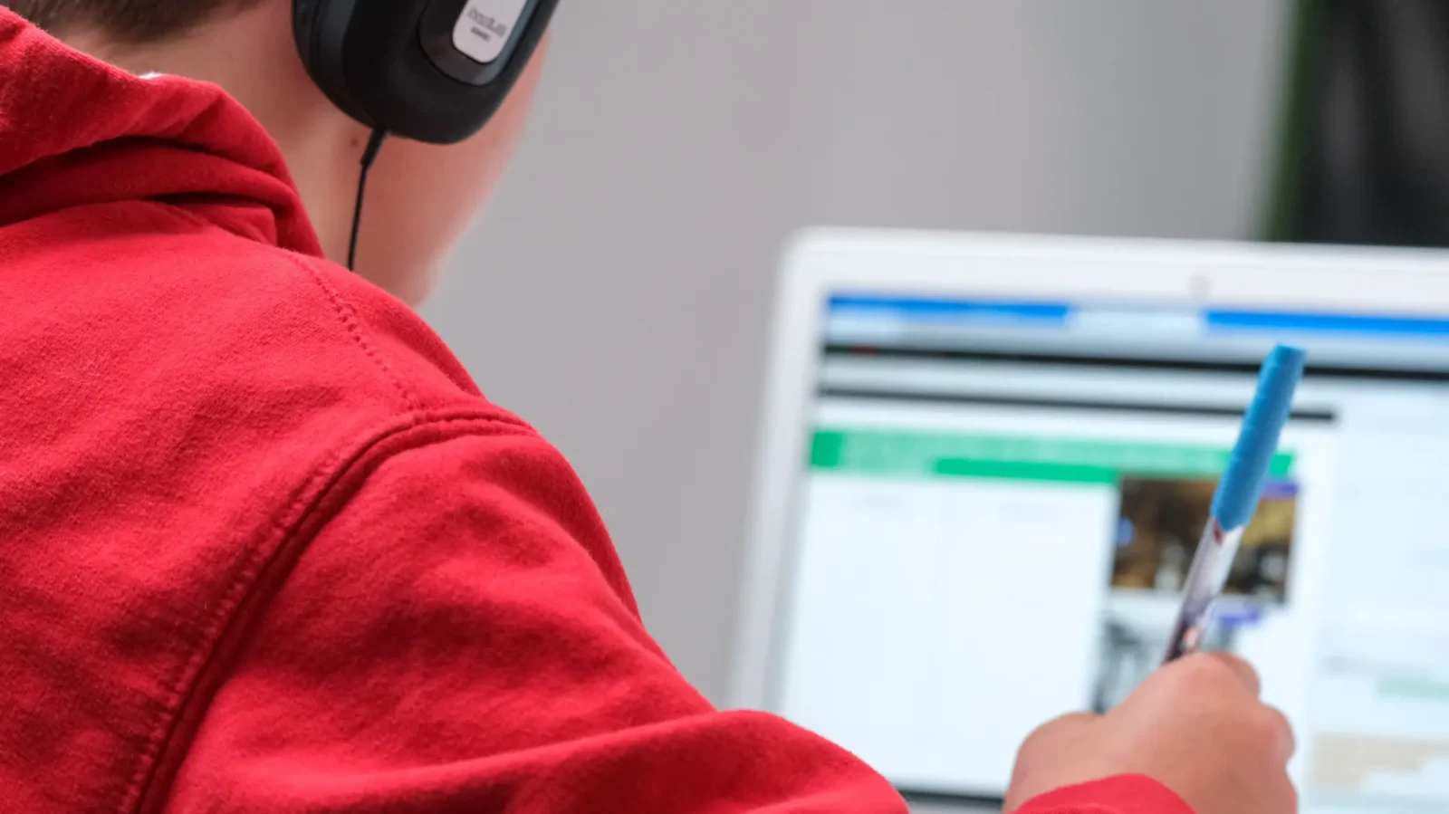 Neue Unterrichtsformen, digital, vor Ort und hybrid